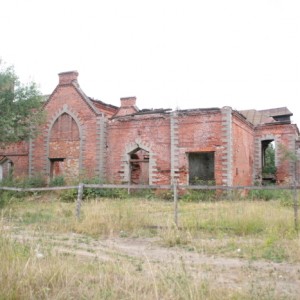 Недостроенный вокзал начала XX века, деревня Трехселище, Московская область